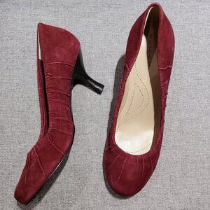 NEW Tahari Suede Kitten Heels Burgundy "Elizabeth" Pumps Shoes Size 6M